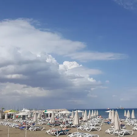 Ithaki Phinikoudes No. 202 Daire Larnaca