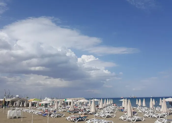 Ithaki Phinikoudes No. 202 Διαμέρισμα Λάρνακα