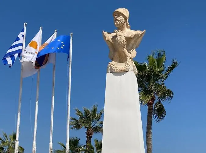 Ithaki Phinikoudes No. 202 *