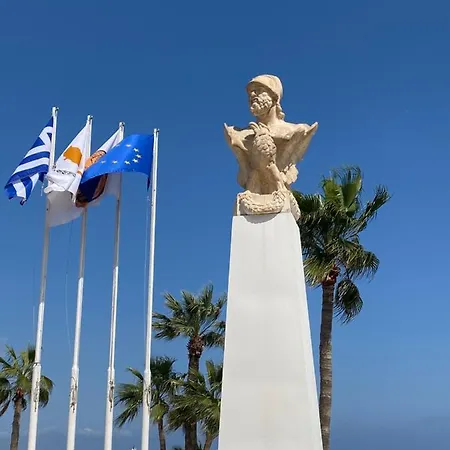 Ithaki Phinikoudes No. 202 *